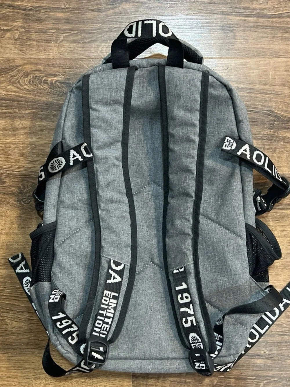 Men’s Gray Everyday Backpack with Front Pockets
